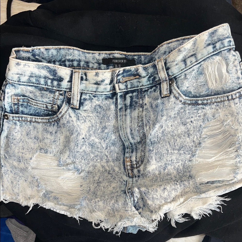 Forever 21 distressed denim short shorts